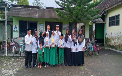 Pemberian Tropy Juara